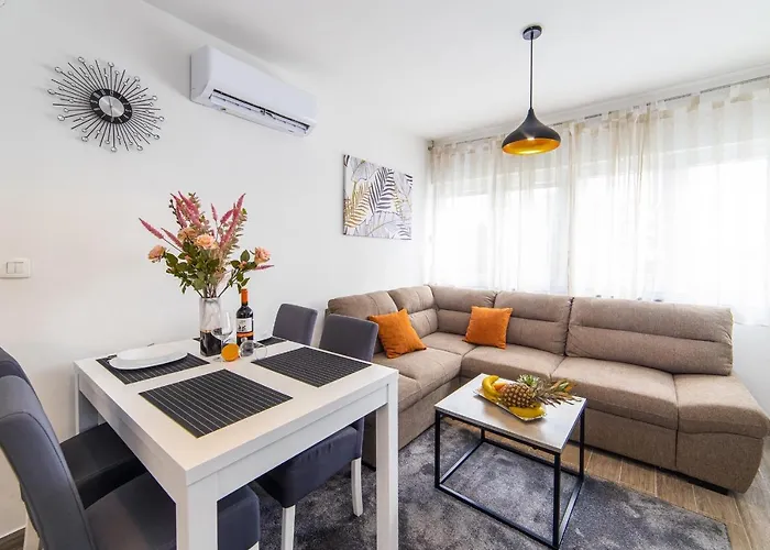 Sunrise Apartment *